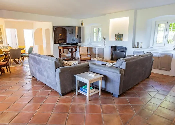 Beautiful Provencal Villa, Pool, Air-conditioned *