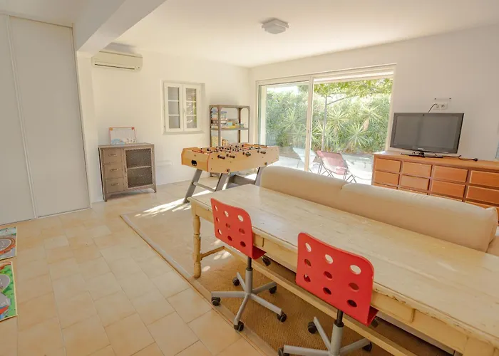 Beautiful Provencal Villa, Pool, Air-conditioned *