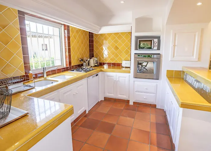 Beautiful Provencal Villa, Pool, Air-conditioned *