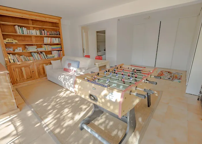 Beautiful Provencal Villa, Pool, Air-conditioned 别墅 *