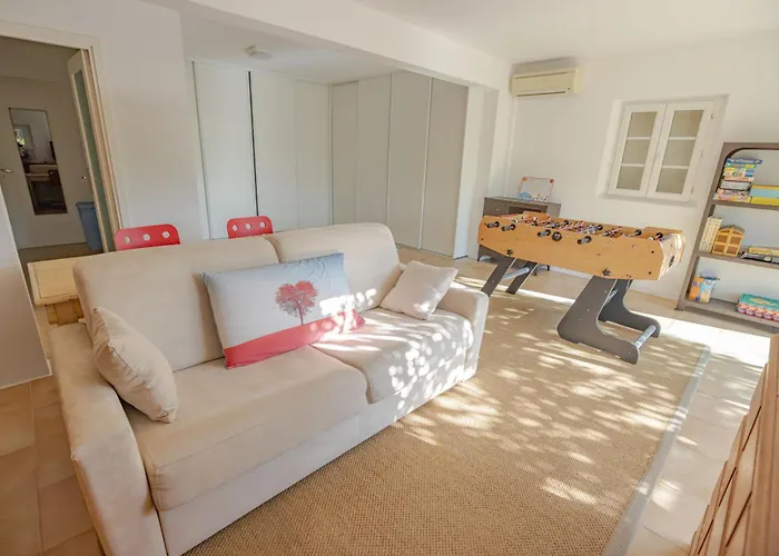 Beautiful Provencal Villa, Pool, Air-conditioned *