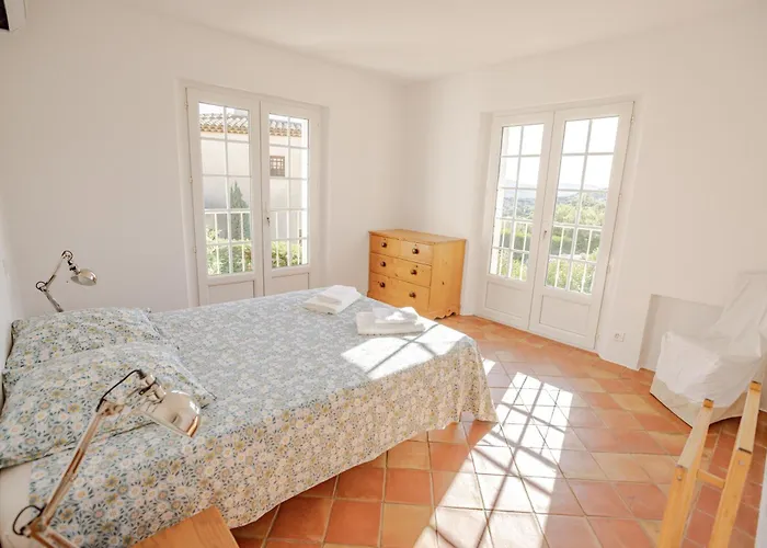 Villa Beautiful Provencal Villa, Pool, Air-conditioned *