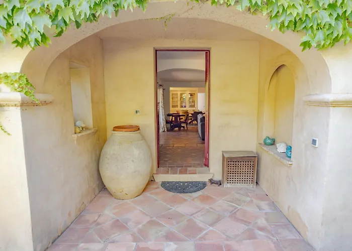 别墅 Beautiful Provencal Villa, Pool, Air-conditioned 圣马克西姆