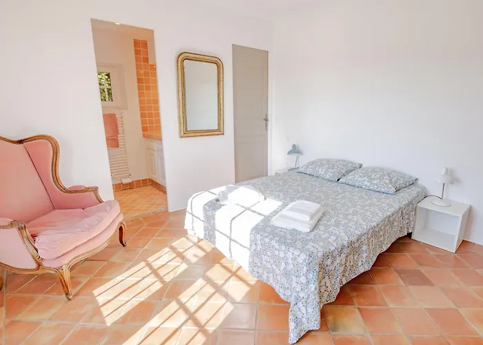 Beautiful Provencal Villa, Pool, Air-conditioned * Sainte-Maxime