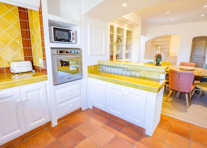 Beautiful Provencal Villa, Pool, Air-conditioned Villa