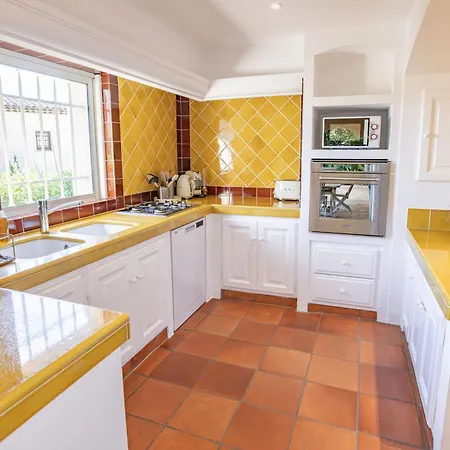 Beautiful Provencal Villa, Pool, Air-conditioned *
