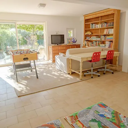 Villa Beautiful Provencal Villa, Pool, Air-conditioned *