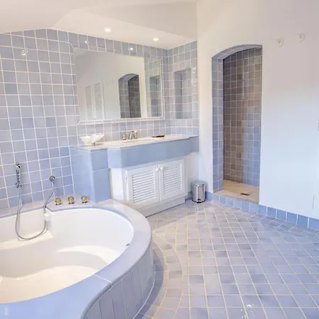 Beautiful Provencal Villa, Pool, Air-conditioned *