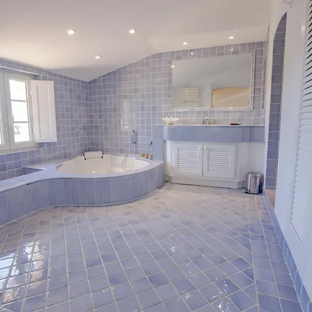 Villa Beautiful Provencal Villa, Pool, Air-conditioned