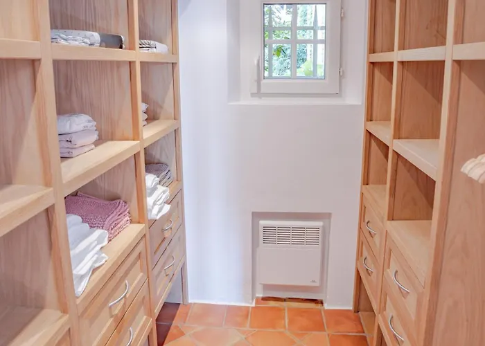 Willa Beautiful Provencal Villa, Pool, Air-conditioned *